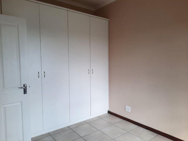 To Let 2 Bedroom Property for Rent in Buh Rein Estate Western Cape